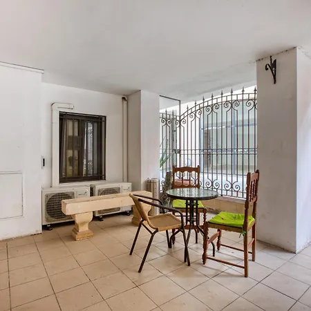 Four Bedroom Near The Seafront * Sliema