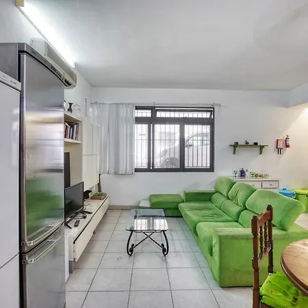 Apartman Four Bedroom Near The Seafront *