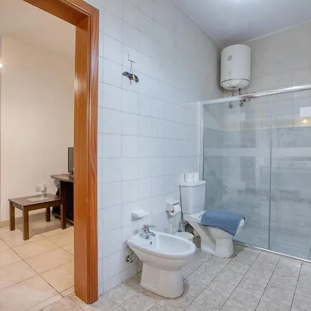 Four Bedroom Near The Seafront Apartman Sliema