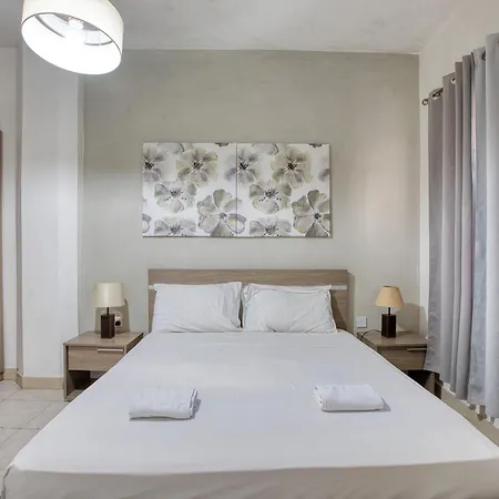 Four Bedroom Near The Seafront Apartman Sliema