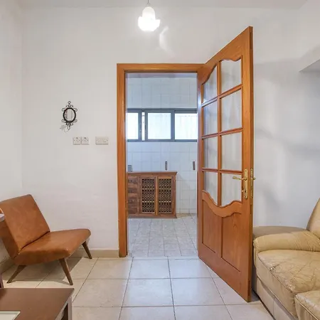 Apartman Four Bedroom Near The Seafront *