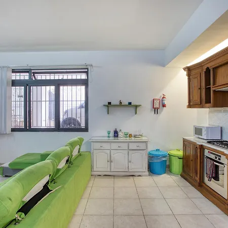 Apartman Four Bedroom Near The Seafront Sliema
