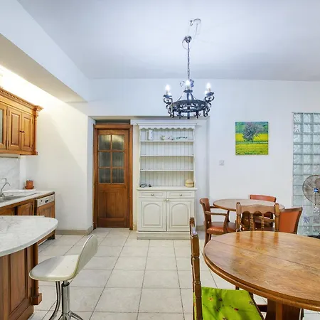 Apartman Four Bedroom Near The Seafront Sliema