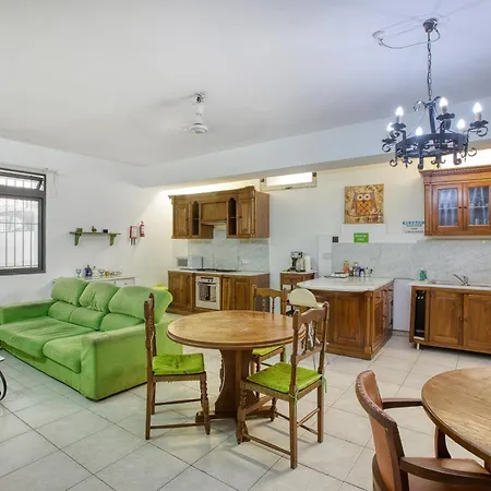 Four Bedroom Near The Seafront Apartman Sliema