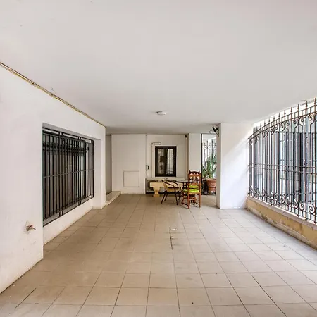 Four Bedroom Near The Seafront