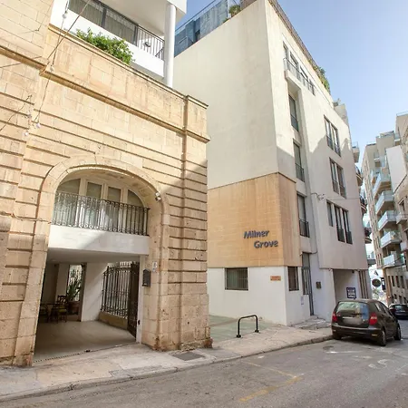 Four Bedroom Near The Seafront