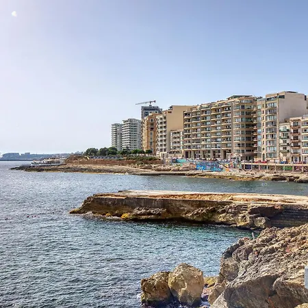 Four Bedroom Near The Seafront Sliema