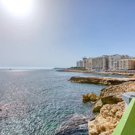 Four Bedroom Near The Seafront
