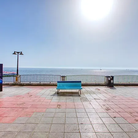 Four Bedroom Near The Seafront